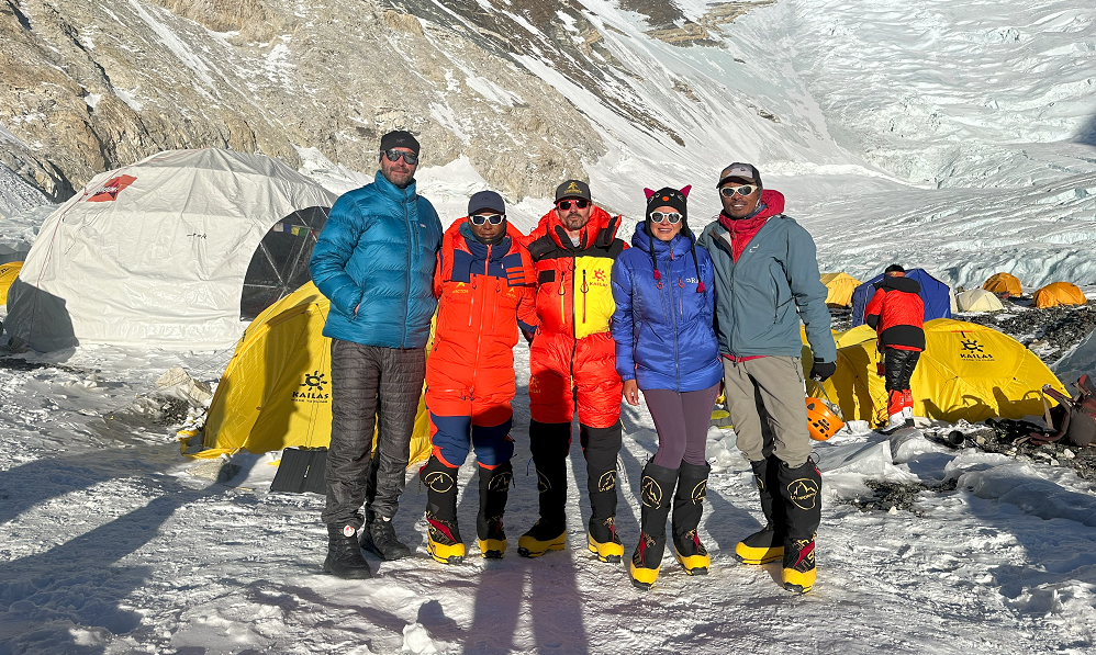 Второе восхождение на Эверест далось тяжело, в экспедиции погибло 12 человек, рассказала Самойлова / фото предоставлены героиней