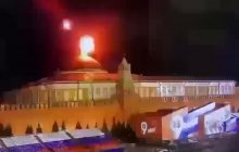 БПЛА упал на крышу: появились видео "прилетов" по Кремлю
