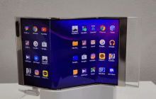 Samsung показала необычный смартфон, сгибающийся в двух местах (фото)