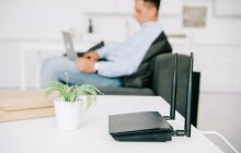 Какие вещи нельзя оставлять рядом с роутером: последствия такого "соседства" серьезные