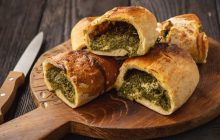 Румяные пирожки с крапивой: рецепт вкуснятины спросят все