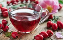 Весенний суперфуд: как заварить чай с шиповником и чем он полезен