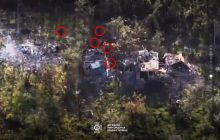 Накрыло весь "притон": оккупанты убегали от ВСУ, но их догнал минометный огонь (видео)