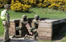 Украинские военные проходят подготовку по ведению оборонительного боя в Британии (фото)