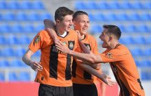 Шахтер разгромил Днепр-1 и досрочно завоевал чемпионский титул УПЛ (видео)