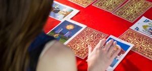 Гороскоп на 29 жовтня за картами Таро: Ракам - розчарування, Овнам - виклики