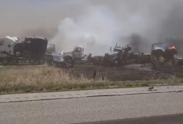 Пыльная буря в США ослепила водителей: шесть человек погибли в масштабном ДТП (видео)