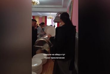 Або риба, або м'ясо: у санаторії Трускавця спалахнув скандал через шведський стіл