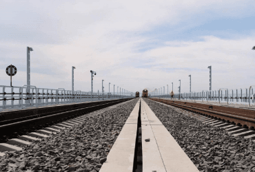 В России заявили, что восстановили движение по второму ж/д пути Крымского моста