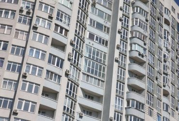 Хто платить за житло українців у Польщі: дослідження