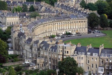 На місці вечірки на честь коронації Чарльза III викосили величезний фалос (фото)