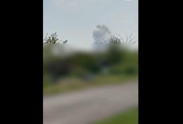 В Крыму прогремели взрывы и закрыли мост: что известно (видео)