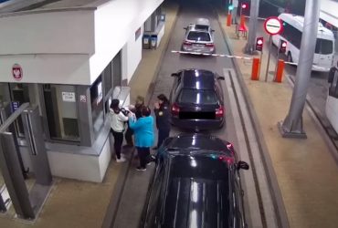 Польський прикордонник врятував немовля з України, яке перестало дихати (відео)