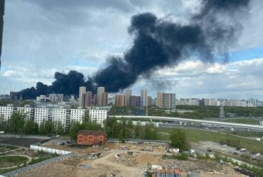 В Москве вспыхнул мощный пожар возле академии ФСБ (видео)