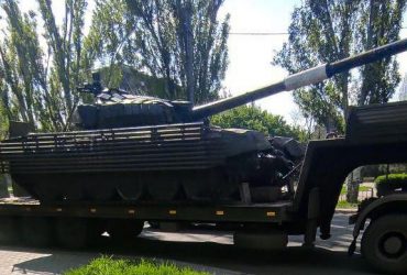 Андрющенко: Другу добу окупанти стягують в Маріуполь важку техніку та системи ППО