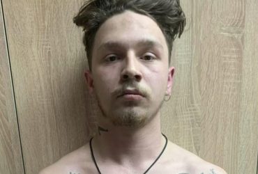 Підтримка нацистів: в Білорусі затримали чоловіка за татуювання з гербом України