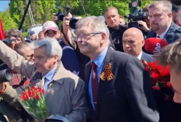 Послу России в Польше не дали возложить цветы к памятнику советским воинам (видео)