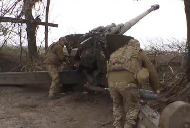 Российская Мста-Б из-под Херсона накрывает позиции оккупантов на востоке (видео)