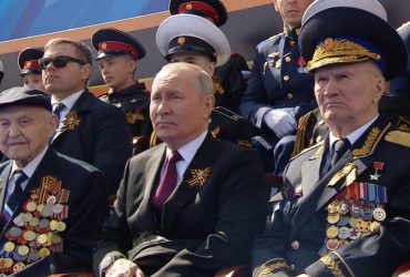 Поруч з Путіним на параді сиділи не ветерани війни, а екс-представники НКВС і КДБ