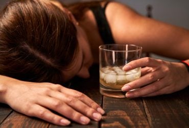 В зоне риска: женщины с этими именами склонны к алкоголизму