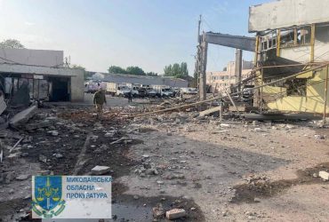 Росіяни влучили дронами у хлібзавод і дитячий садок у Миколаєві, поранено 3 людей (фото)