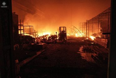Удар по Тернополю: власти показали место масштабного пожара на складах (фото, видео)