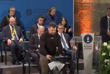Росіяни скинули нагороду Карла Великого: Зеленський зірвав шквал оплесків жартом