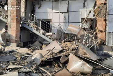 Нічний удар по Миколаєву: стало відомо, куди влучили російські Калібри (фото, відео)
