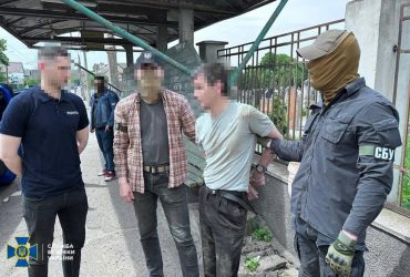 У Чернівцях затримали зрадника, який збирав для Росії розвіддані (фото, відео)