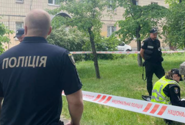 В Киеве из окна многоэтажки выпал 5-летний мальчик (фото)