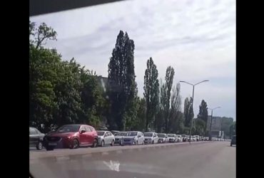 Росіяни у паніці масово тікають з Бєлгорода (відео)