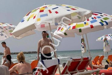 Арестович засвітився на пляжі в Ізраїлі (фото, відео)