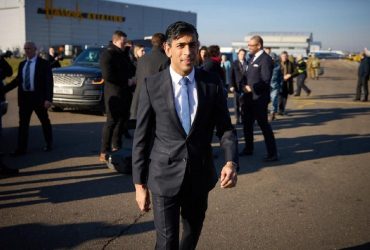 Удар по рейтингу Сунака: британская экономика впадает в рецессию