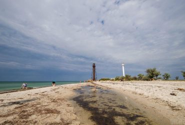 Окупанти пригнали на острів Джарилгач 300 своїх військових