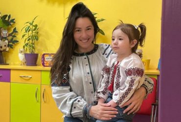 Маленькая дочь Наталки Карпы увидела папу-военного после долгой разлуки (видео)