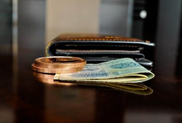 В Україні стабілізувалися ціни на алкоголь та сигарети: в Нацбанку назвали причину