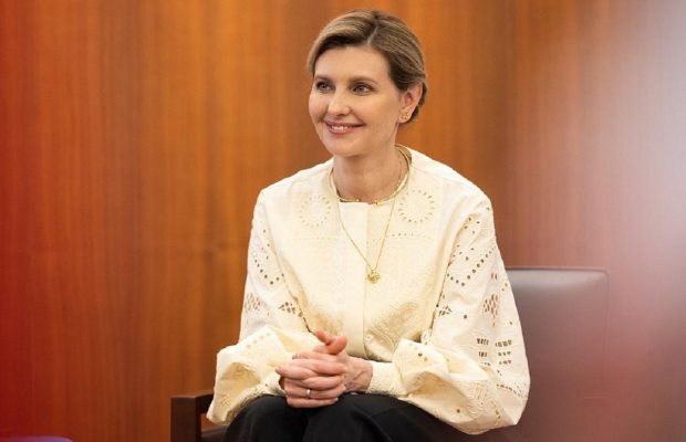 Олена Зеленська вразила незвичайною вишиванкою (фото)