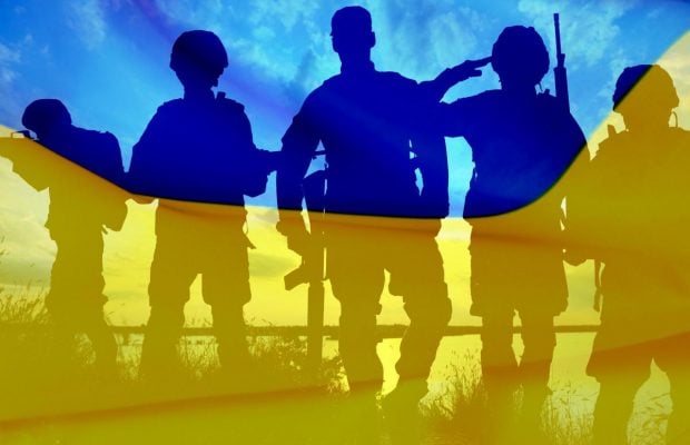День Героїв України 2025: зворушливі листівки та щирі слова подяки