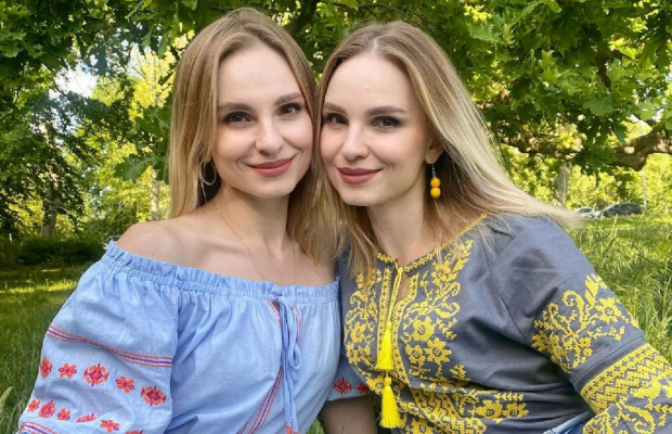 Працювала з окупантами: маму солісток дуету Anna Maria звільнили з держпосади в Криму