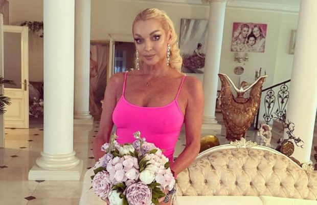 Балерина Волочкова "коригувала" удари по Москві: її "виправдання" озвучили українською