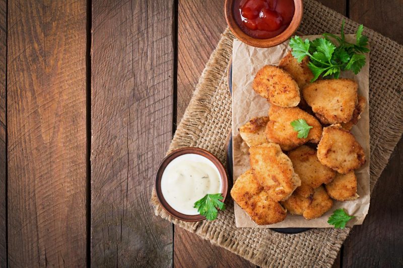 Готовим вкуснейшие наггетсы дома - простой рецепт / depositphotos.com Готовим вкуснейшие наггетсы дома - простой рецепт / depositphotos.com