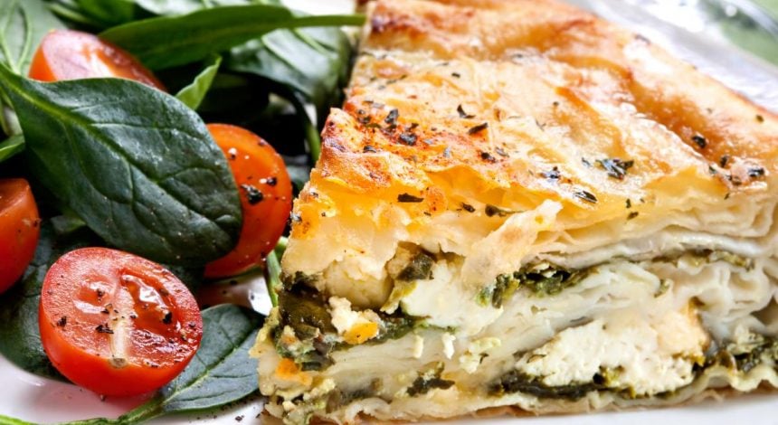 По-особенному вкусно: готовим греческий пирог с сыром на скорую руку