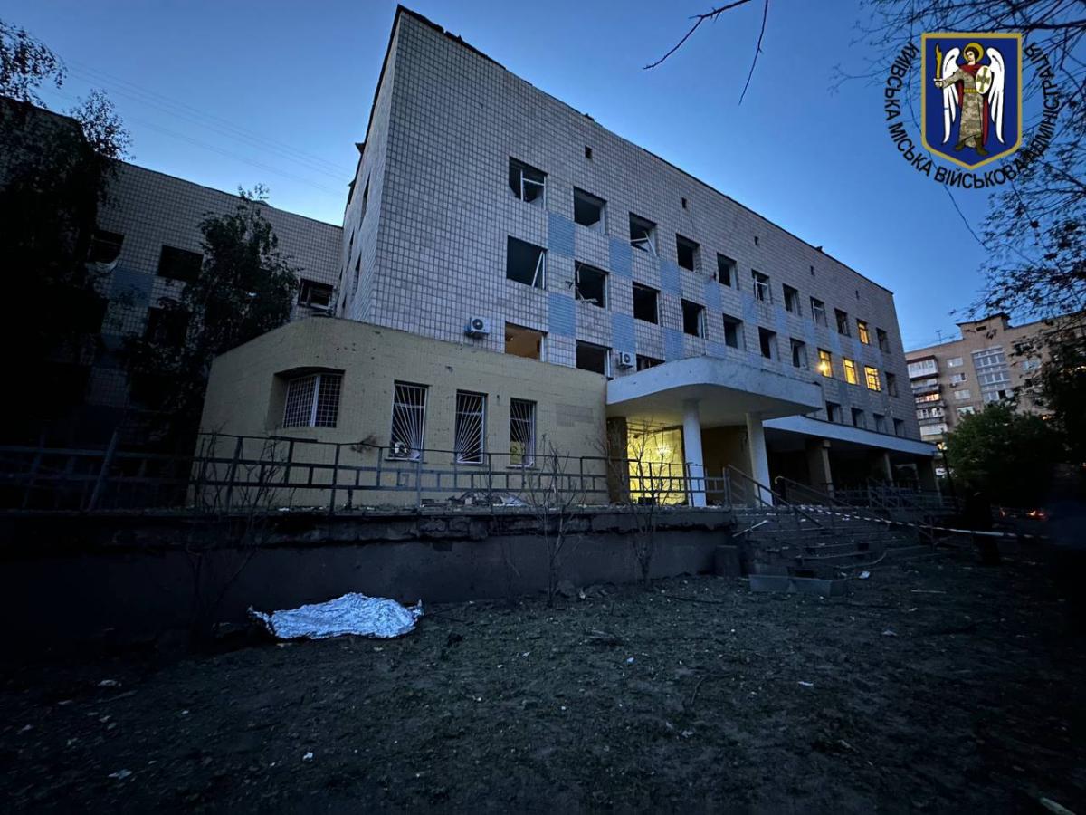 Поликлиника в Киеве после атаки со стороны РФ / фото КГВА