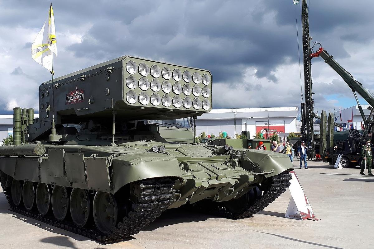 Армия РФ обстреляла "своих же" из ТОС-1А "Солнцепек" в Шебекино / фото wikipedia.org Армия РФ обстреляла "своих же" из ТОС-1А "Солнцепек" в Шебекино / фото wikipedia.org