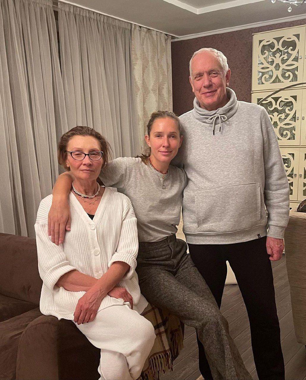 Екатерина Осадчая и ее родители / фото instagram.com/kosadcha Екатерина Осадчая и ее родители / фото instagram.com/kosadcha