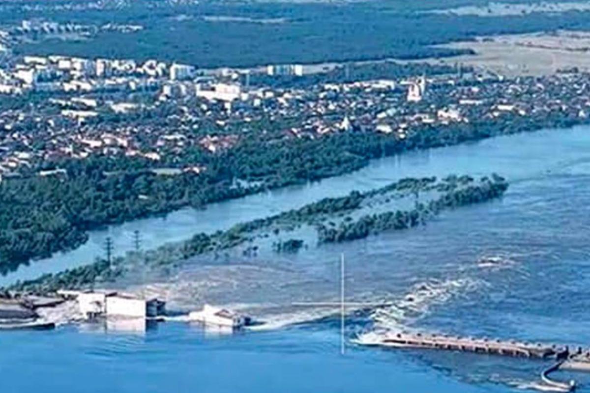 Рівень води у Каховському водосховищі за добу впав на кілька метрів / фото uhe.gov.ua