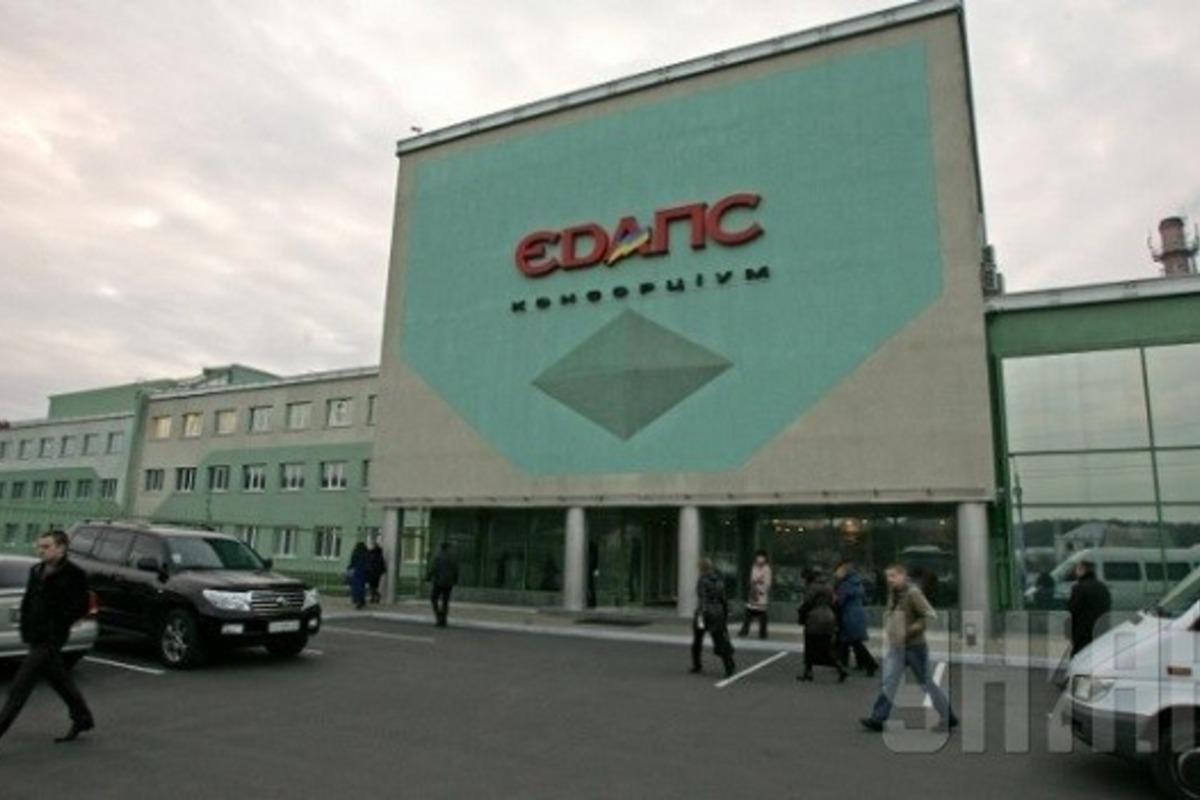 Наличие голограммы на алкогольных и табачных изделиях не помешает деятельности теневого рынка в Украине / фото УНИАН Наличие голограммы на алкогольных и табачных изделиях не помешает деятельности теневого рынка в Украине / фото УНИАН