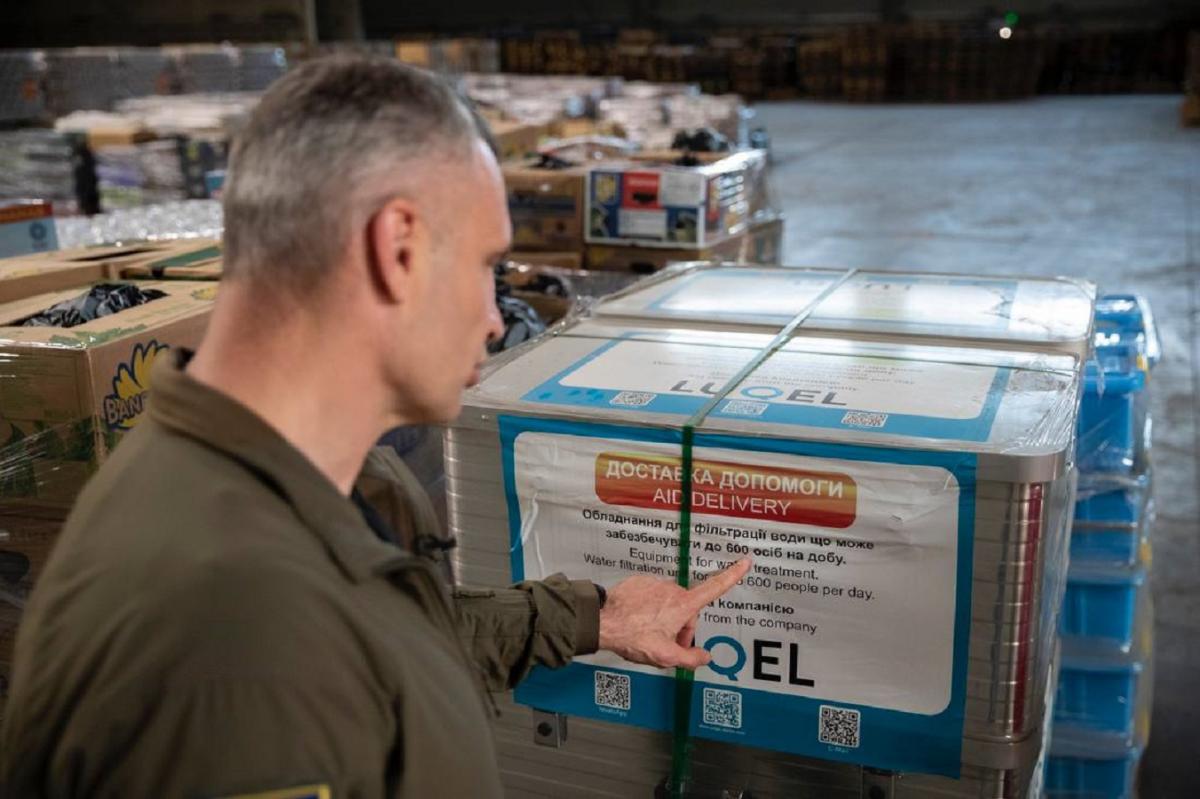 Кличко: Київ відправив у Херсон другу партію необхідних речей та виділить 100 мільйонів гривень допомоги Кличко: Київ відправив у Херсон другу партію необхідних речей та виділить 100 мільйонів гривень допомоги