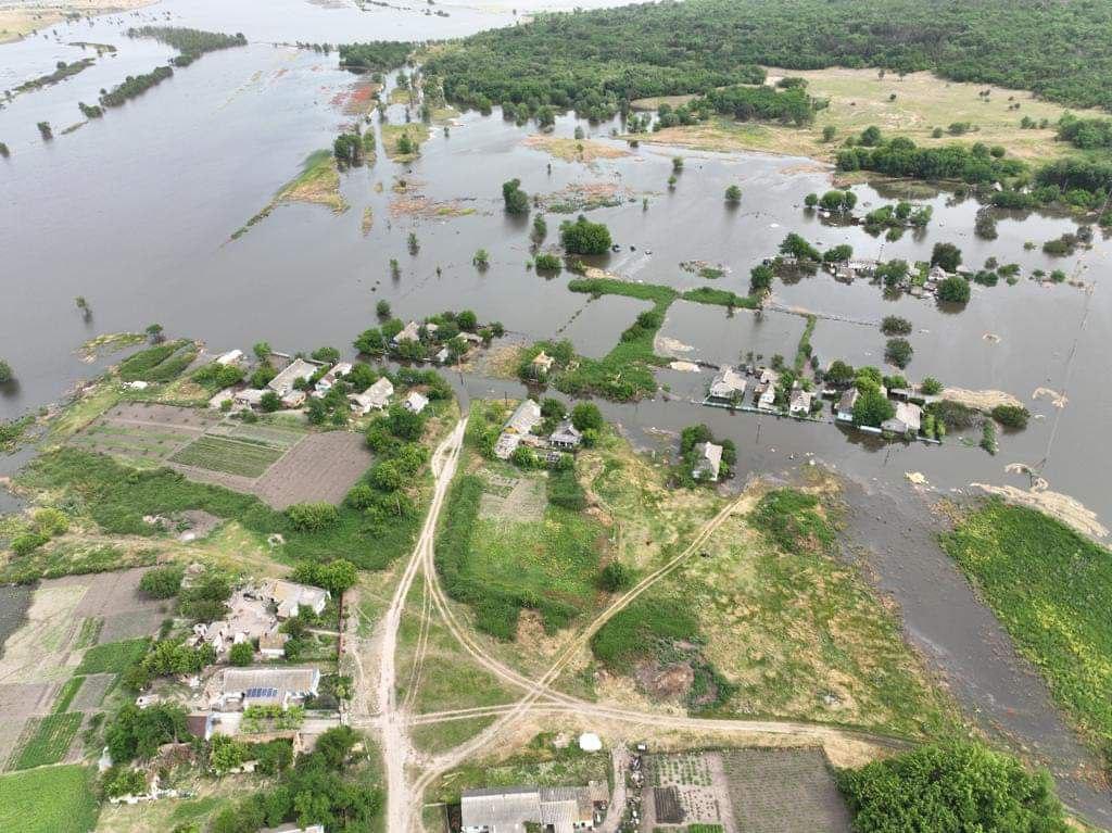 Через знищення Каховської ГЕС у Миколаївській області піднявся рівень води / фото t.me/dsns_telegram Через знищення Каховської ГЕС у Миколаївській області піднявся рівень води / фото t.me/dsns_telegram