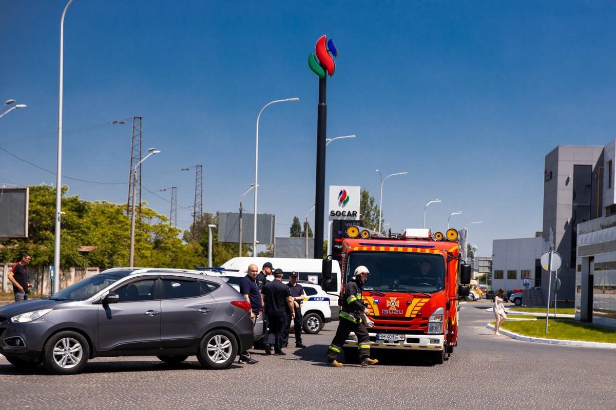 Украина получила масштабную гумпомощь от Азербайджана после катастрофы на Каховской ГЭС Украина получила масштабную гумпомощь от Азербайджана после катастрофы на Каховской ГЭС